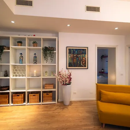 The Lantern Flat - Darsena Area Apartment *
