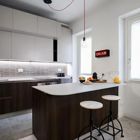 Sunset Citylife Typical Italian Style House * Milán