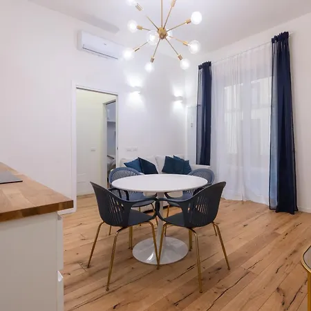 We - Babila Boutique - Milánó