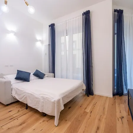 We - Babila Boutique - Milánó