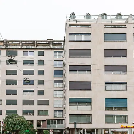 Stile E Comodita Nel Vivace Centro Di