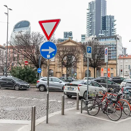 Stile E Comodita Nel Vivace Centro Di ミラノ