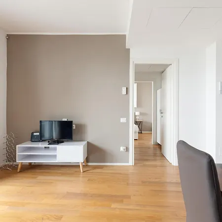 Brand New Apt With Terrace Apartamento Milão