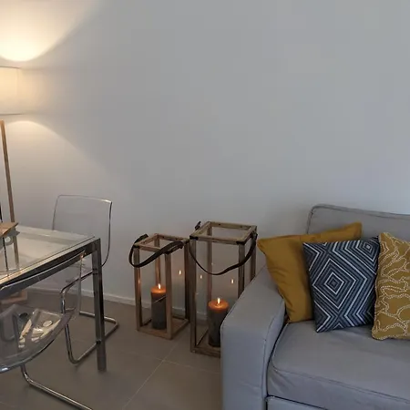 Art Around In Monti House Mailand