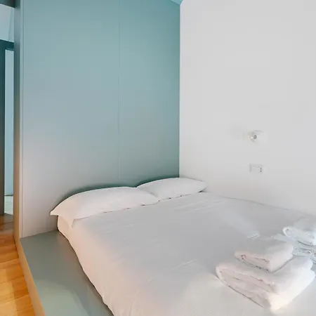 - 800 M Far From Lancetti Station * Milán