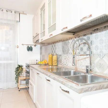 Ihost Luxury - Savona 112 شقة