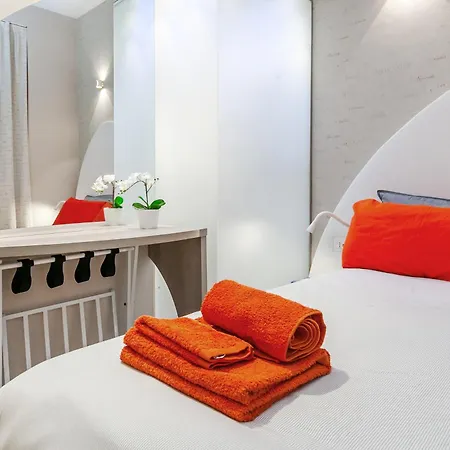 Orange M3 Duomo 12 Min Apartment *