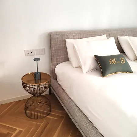 Pensión B And G San Babila- Luxury In The Heart Of - Design District