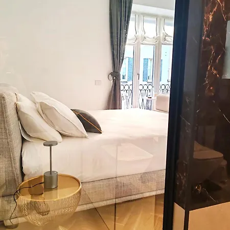 B And G San Babila- Luxury In The Heart Of - Design District Pensión