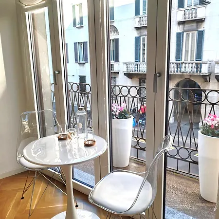 B And G San Babila- Luxury In The Heart Of - Design District Pensión