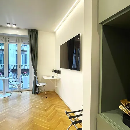 B And G San Babila- Luxury In The Heart Of - Design District * Milán
