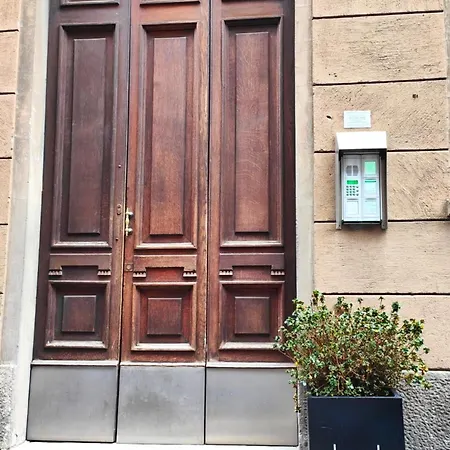 B And G San Babila- Luxury In The Heart Of - Design District Pensión Milán