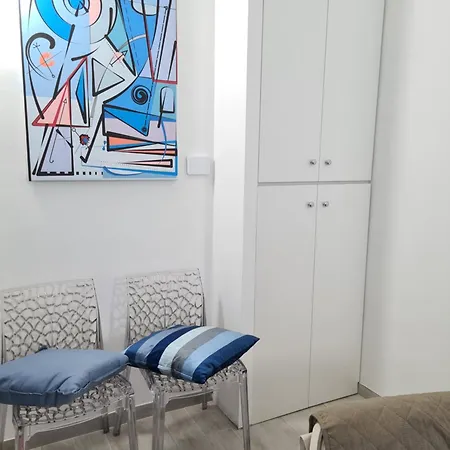 The Palm Sisters - Navigli, Bocconi