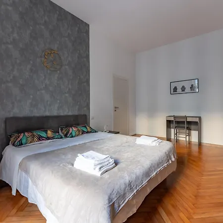 We - Premuda Boutique, * ミラノ