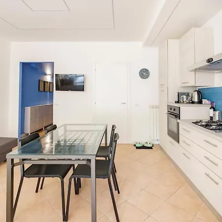 Brand New Large Studio With Parking - Opera Studio Daire Milano