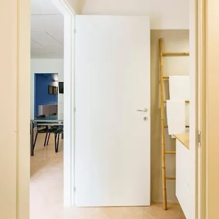 Daire Brand New Large Studio With Parking - Opera Studio Milano