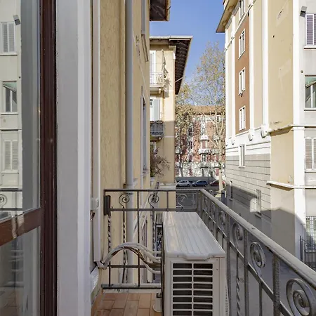 Apartment Xenia - Cozy Luminous Flat Near Navigli *