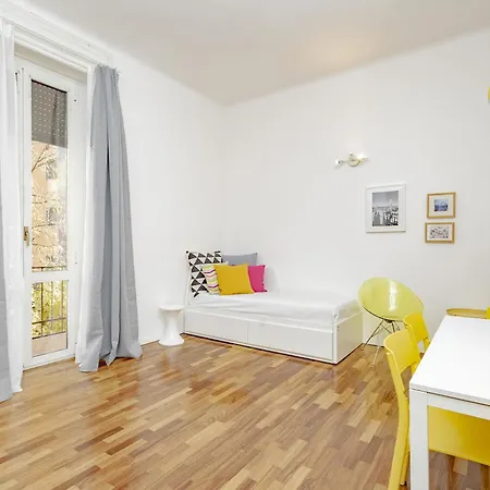 Apartment Xenia - Cozy Luminous Flat Near Navigli Milan