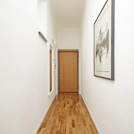 Xenia - Cozy Luminous Flat Near Navigli * Milan