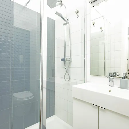 Xenia - Cozy Luminous Flat Near Navigli Apartment Milan