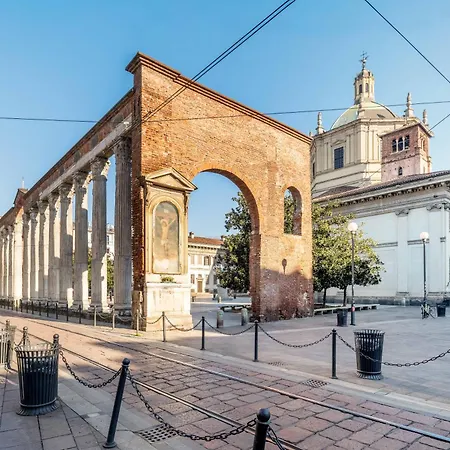 One Bedroom With Terrace Near Duomo Milano