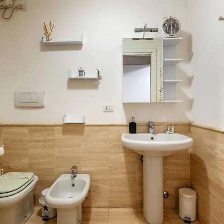 Daire One Bedroom With Terrace Near Duomo *