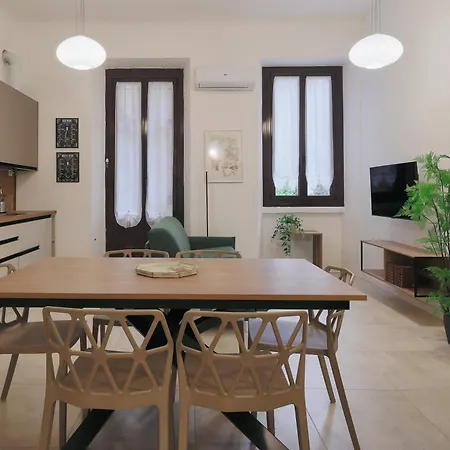 Joivy Spacious Family شقة ميلان