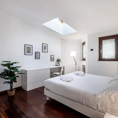 Stayeasy Sesia5 - 4 Bedrooms Penthouse, 2 Baths Apartman