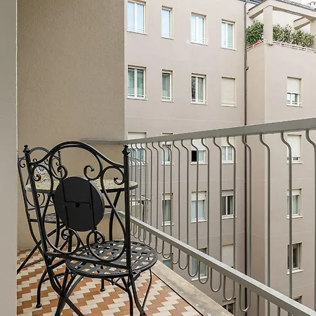 Apartamento 1br Uberto Visconti Di Modrone A With Balcony In Milán