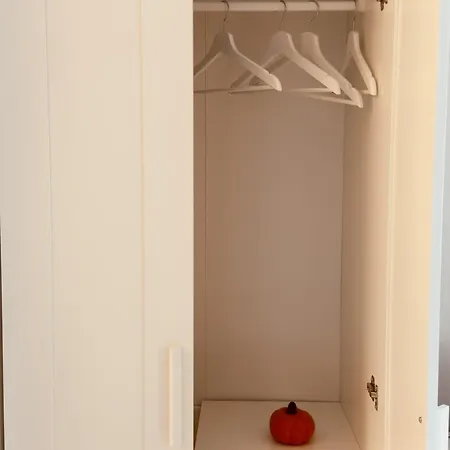 Felci Blu Metro Apartment