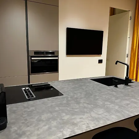 Home: Esclusivo E Moderno Milano