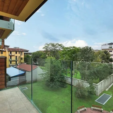 Contempora - One Bedroom Nuvolone 7 *
