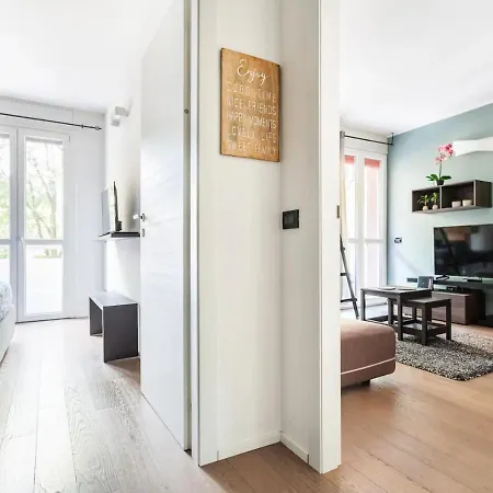 Wisehouse - Luxury Near Fiera Mico & Citylife Апартаменты *