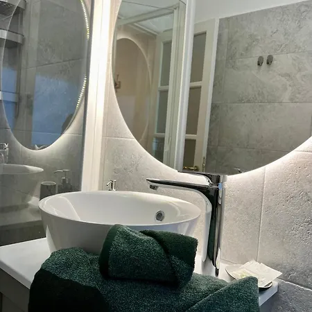 Lägenhet La Bella Charme 3 Km Away From Duomo/ Netflix & Wi-fi Included Milano