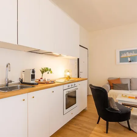 Guesthost - West * 밀라노