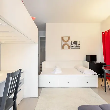 Apartment Rucellai With Shared Pool By Halldis *