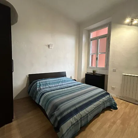 Ampio Bilocale Sui Navigli Apartamento Milão