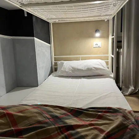 Hostel Gloria *