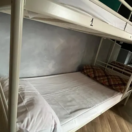 Gloria Hostel *