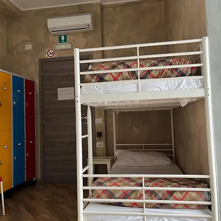 Hostel Gloria *