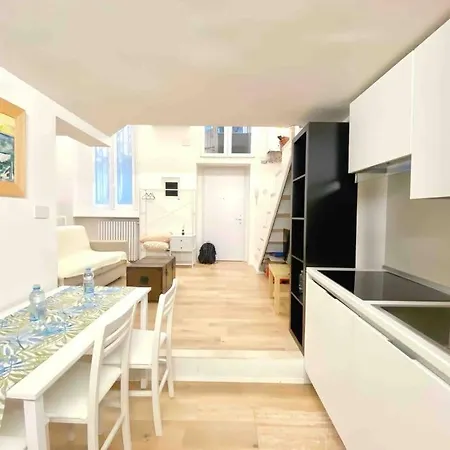 Modern 10 Minutes From Downtown Διαμέρισμα Μιλάνο