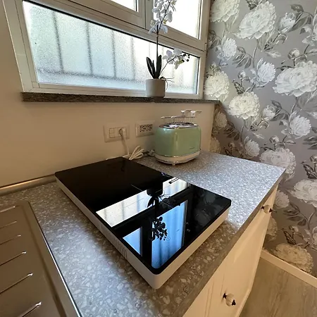 Апартаменты Flowers, A Cozy In