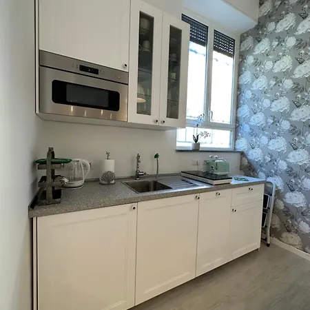 Апартаменты Flowers, A Cozy In Милан