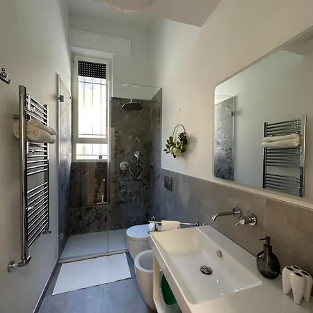 Апартаменты Flowers, A Cozy In