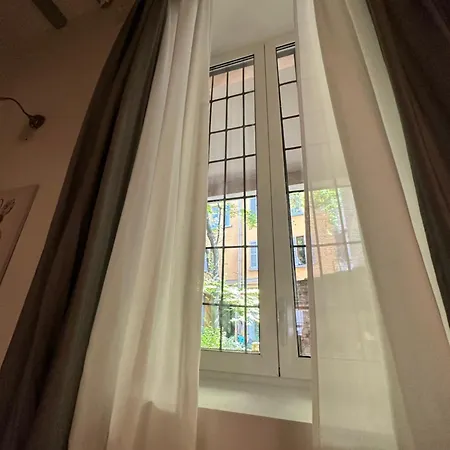 Flowers, A Cozy In Appartamento Milano
