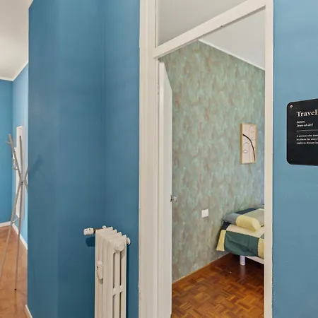 Urban Chic Retreat Station - Loreto Apartment Milan