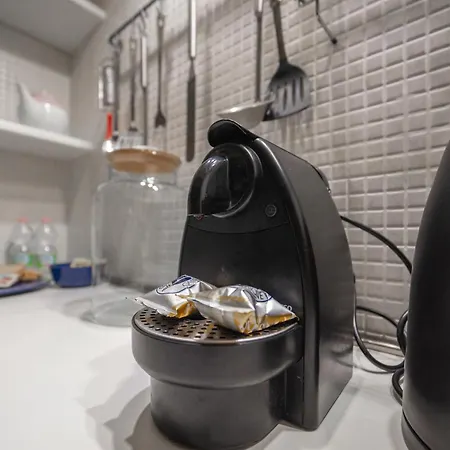 Throat House * Mailand