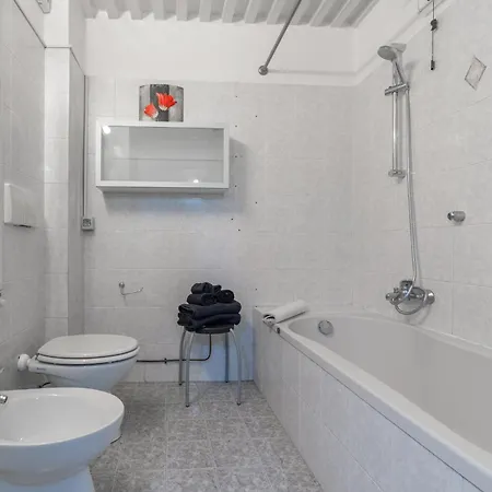 Throat House Apartment *