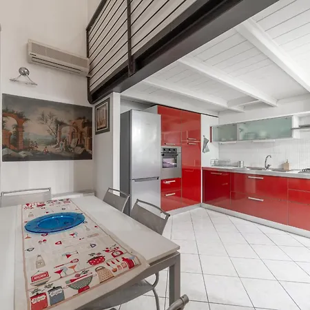 Throat House Apartment