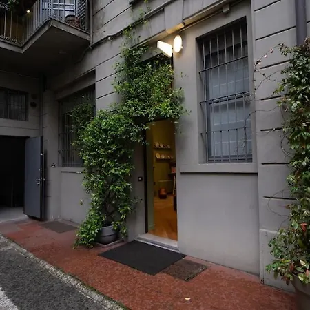 An Elegant In Milan's Art District Apartment